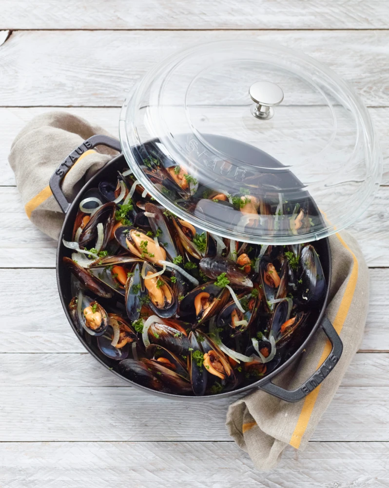 Staub Bräter Mit Glasdeckel In Schwarz 4 Staub Bräter Mit Glasdeckel In Schwarz – Bild 2