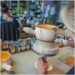 Kuhn Rikon Caquelon Carigiet Ursli Ø 17cm -KitchenAid shop 211 39203 ip3 web