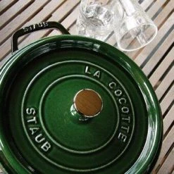 Staub Cocotte Rund Aus Gusseisen In Basilikumgrün 13 Staub Cocotte Rund Aus Gusseisen In Basilikumgrün -KitchenAid shop 2 cc basilic bois