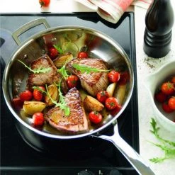 Le Creuset Sauté-Pfanne 3-ply PLUS Antihaft 8 Le Creuset Sauté-Pfanne 3-ply PLUS Antihaft -KitchenAid shop 3 ply 22 l