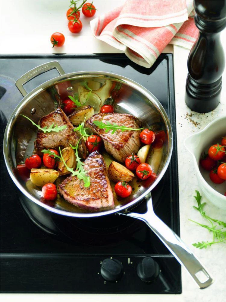 Le Creuset Sauté-Pfanne 3-ply PLUS Antihaft 5 Le Creuset Sauté-Pfanne 3-ply PLUS Antihaft – Bild 3