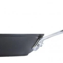 Le Creuset Aluminium-Antihaft-Pfanne Flach 25 Le Creuset Aluminium-Antihaft-Pfanne Flach -KitchenAid shop 96200128000000 Pfanne flach 28cm l