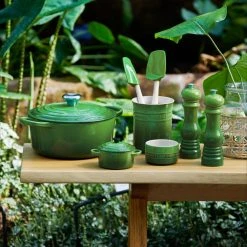 Le Creuset Bräter SIGNATURE Rund In Bamboo Green -KitchenAid shop LC 20201221 UK LS YC BAMBOOCOLL2021 144 copy