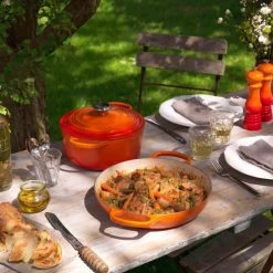 Le Creuset Bräter Signature Rund In Ofenrot -KitchenAid shop Le Creuset Braeter rund Gourmet Profitopf Signature ofenrot Stimmung klein l