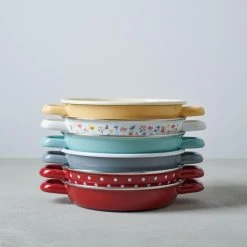 Riess Emaille Riess Servierpfanne Aus Emaille In Goldgelb 9 Riess Emaille Riess Servierpfanne Aus Emaille In Goldgelb -KitchenAid shop RIESS AMBIENTE CLASSIC Eierpfanne 01 highres