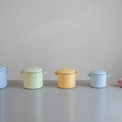 Riess Emaille Riess Topf Aus Emaille In Nilgrün 8 Riess Emaille Riess Topf Aus Emaille In Nilgrün -KitchenAid shop RIESS AMBIENTE CLASSIC Pastell Bunt 2019 11 05 highres 1