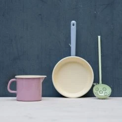 Riess Emaille Riess Schnabeltopf Emaille In Rosa -KitchenAid shop RIESS AMBIENTE CLASSIC Pastell Bunt 2019 11 06 highres 1