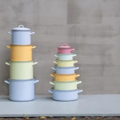 Riess Emaille Riess Kasserolle Aus Emaille In Pastell-blau -KitchenAid shop RIESS AMBIENTE CLASSIC Pastell Bunt 2019 11 12 highres 3