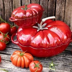 Staub Cocotte Tomate In Kirschrot -KitchenAid shop Tomaten Cocotte 2 neu l
